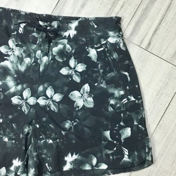 Tangerine Pants - Tangerine XL Black and White floral shorts